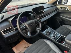 ميتسوبيشي اوتلاندر